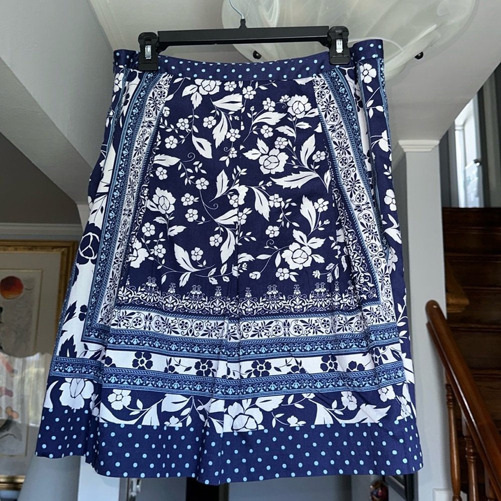 🎤🎉 LOFT Floral Skirt Sz 10
